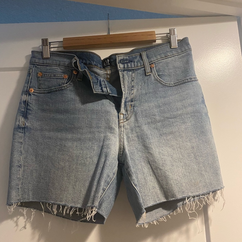 Gap women’s Jean Shorts size 28
